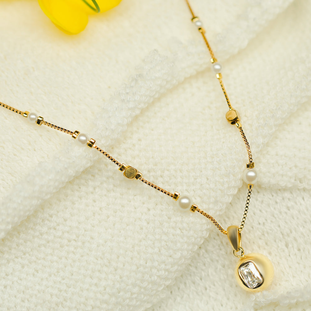 Golden Glint Necklace