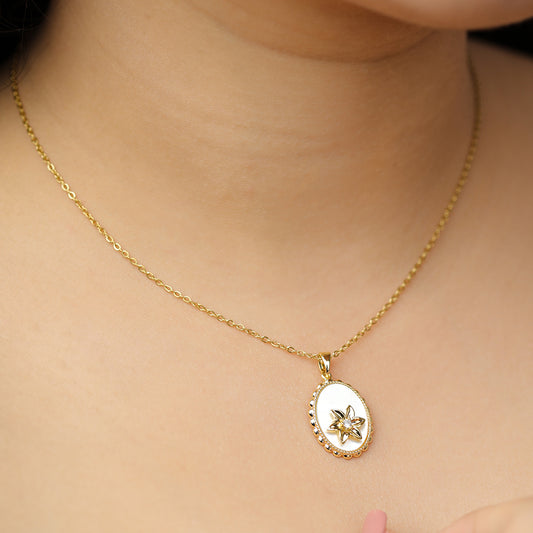 Moonveil Flower Necklace