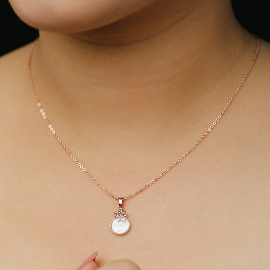 Mother-of-Pearl Blossom Necklace