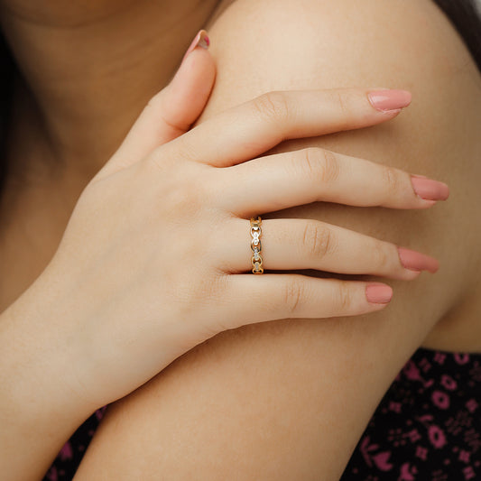 Golden Link Grace Ring