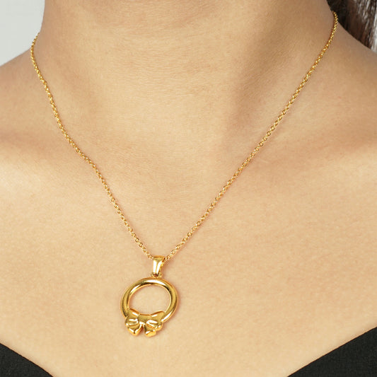 Knotty Circle Necklace