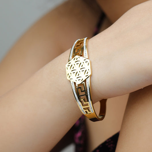 Royal Prism Kada