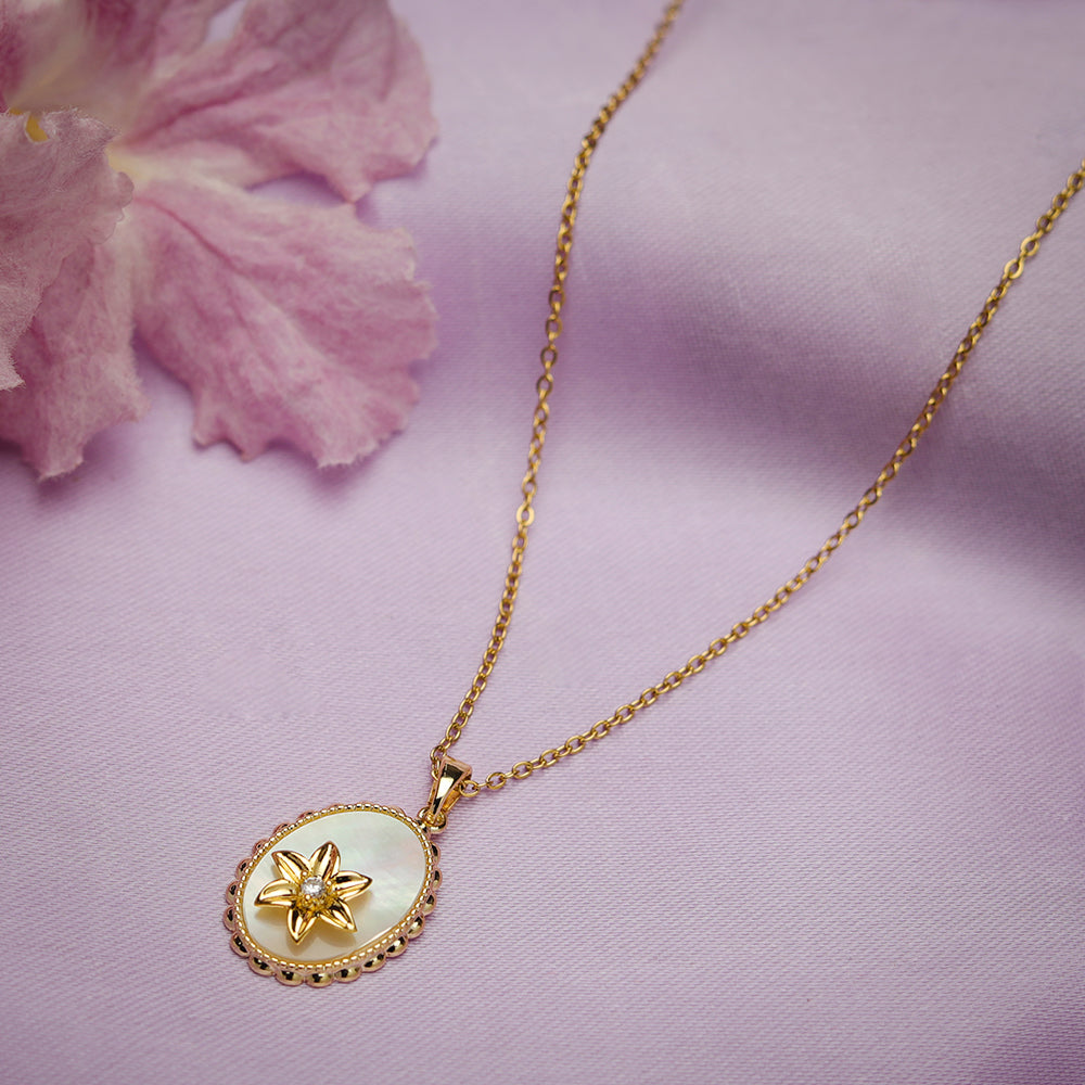 Moonveil Flower Necklace