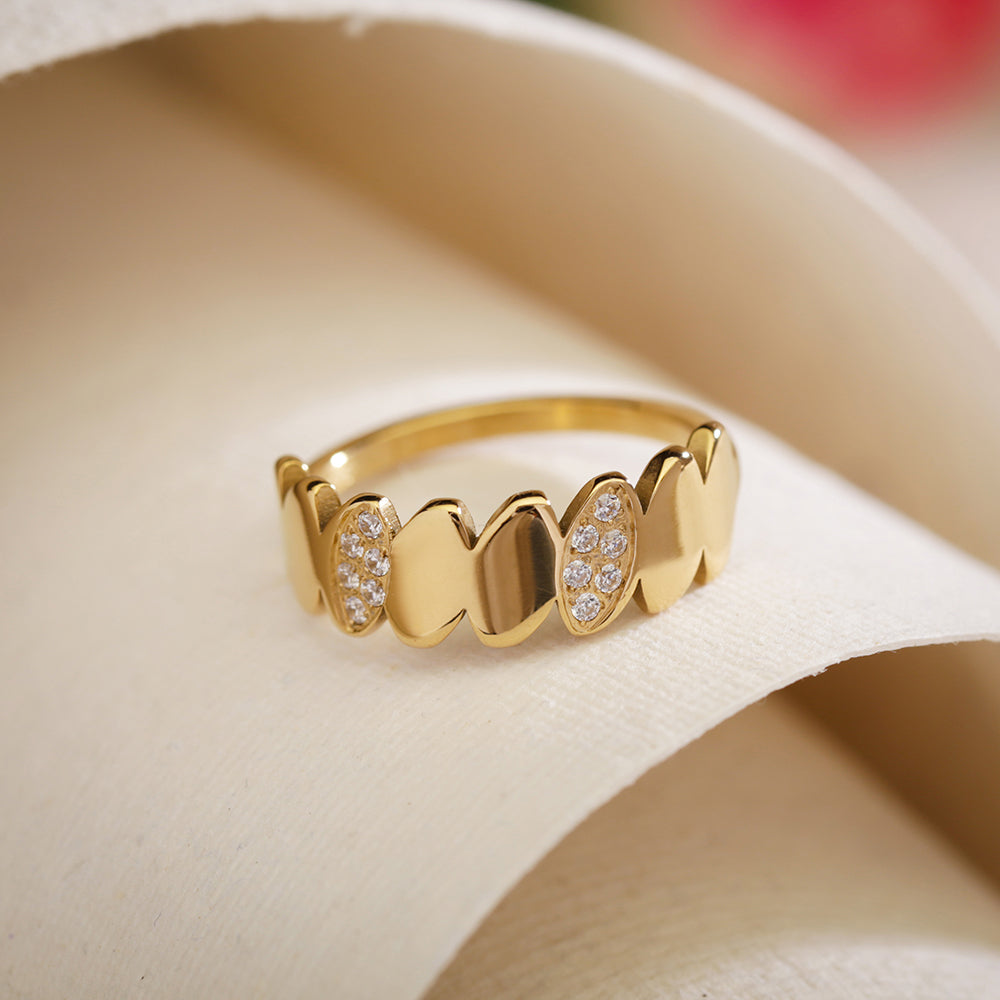 Luxe Curve Ring